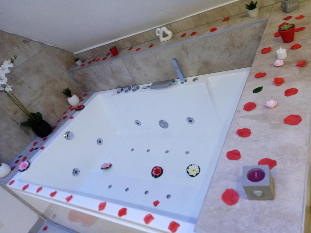 Studio Jacuzzi Au Centre Colmar Kültér fotó